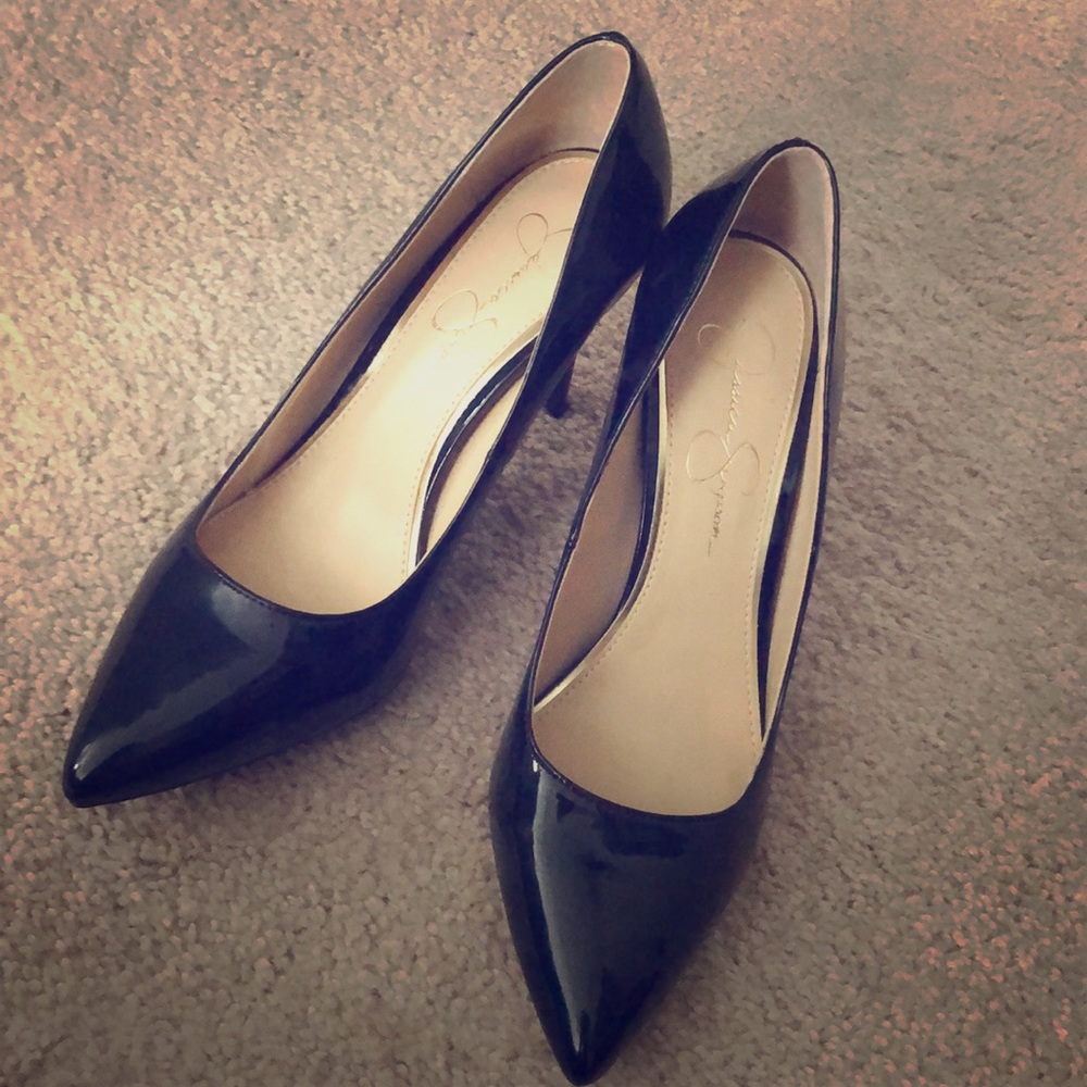 MUST HAVE!! Black Stilettos 👠